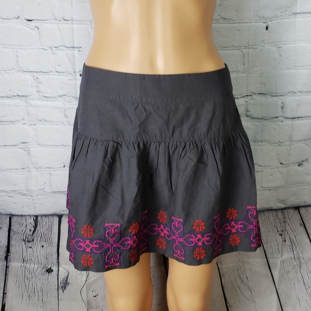 AMERICAN EAGLE Embroidered Mini Skirt